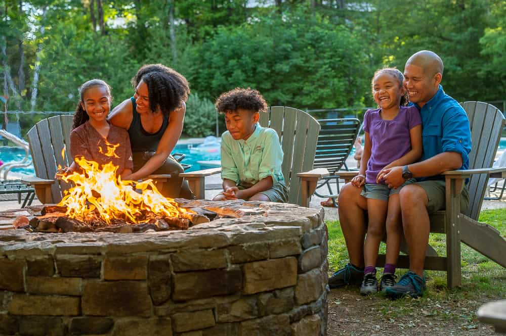 Outdoor Firepit Family Lodging
